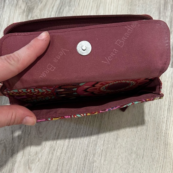 Vera Bradley Resort Medallion Paisley Pink Red Medium Zipper Wallet - Picture 5 of 7